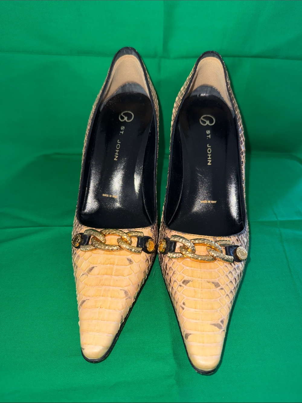 ST. JOHN SNAKE SKIN CLASSIC PUMPS with GOLD CHAIN ACCENTS 🎗️